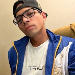 Meet your Posher, Devin